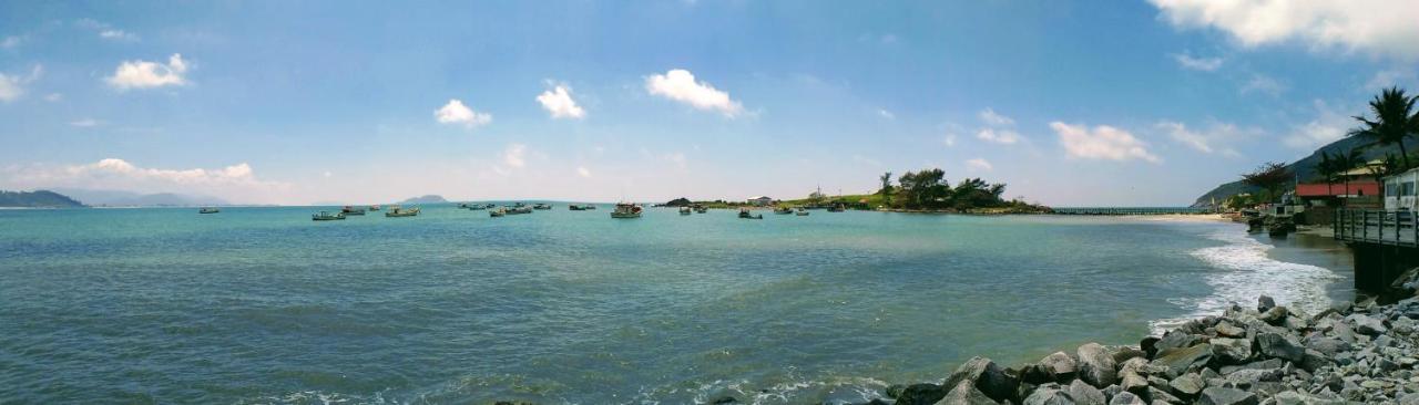 Chale Praia Da Armacao Florianopolis Bagian luar foto